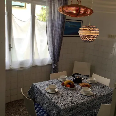 Ferienwohnung Fur 5 Personen Ca 80 M In Moneglia, Italienische Riviera Italienische Westkuste * Moneglia